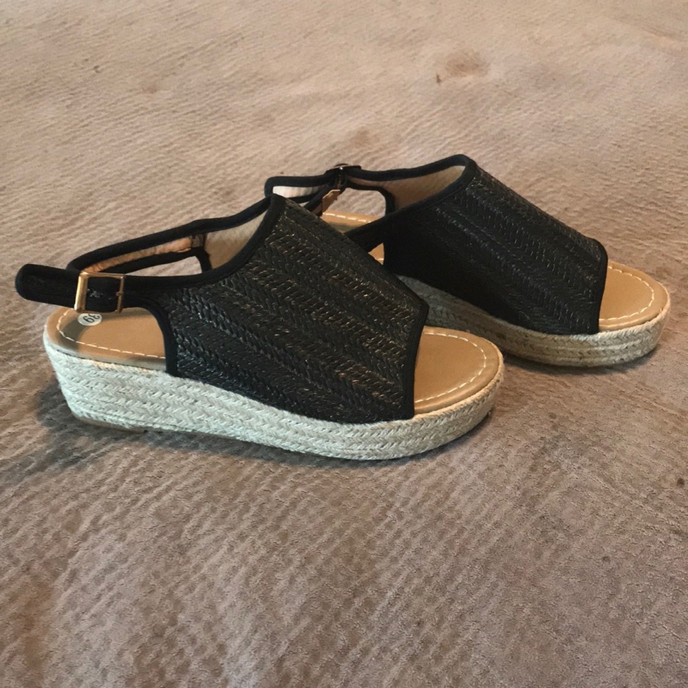 Women’s sandals